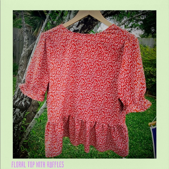 Boutique Floral Top - Picture 2 of 3